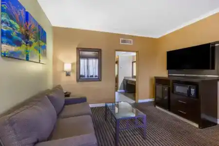 Best Western Royal Sun Inn & Suites - 61