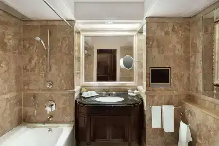 Island Shangri-La - 28