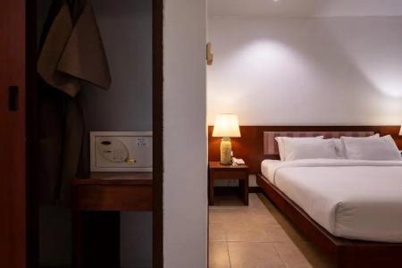 Rose Bay Resort - 58