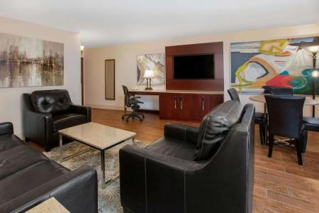 Wyndham Riverfront - 110