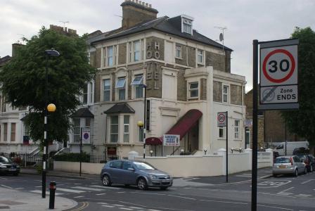 Oyo London Guest House - 0