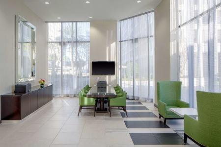 DoubleTree by Hilton Houston Greenway Plaza - 14