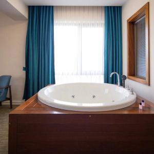 Karpalas City & Spa - 34