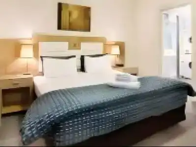 Brighton Serviced - 18