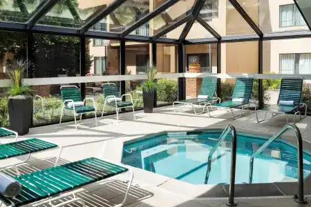 Courtyard by Marriott Denver Central Park - 12
