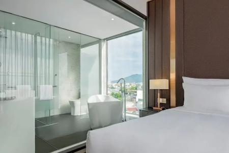 Le Sands Oceanfront Danang - 69