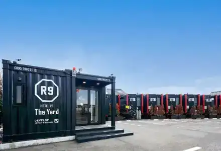R9 The Yard Tokoname - 17