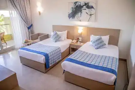 Palm Beach Resort Families and Couples only - 4