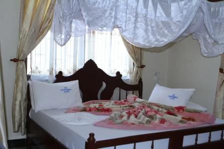 Lesa Garden - 1