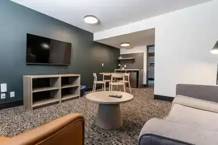 Days Inn & Suites by Wyndham - 34