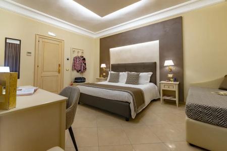 Vittorio Emanuele Boutique - 117