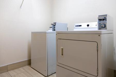 Red Roof Inn Plus+ & Suites Savannah – i-95 - 36