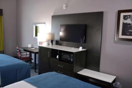 Best Western Plus Airport Inn & Suites - 50