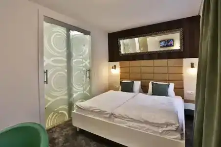 Vip - 52