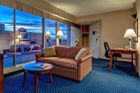 Best Western Plus Suites Downtown - 78