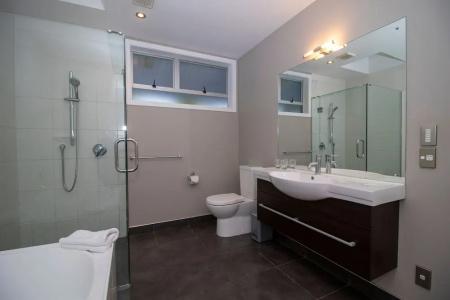 The Avenue - 126