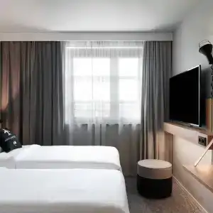 Moxy Cologne Bonn Airport - 34