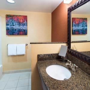 Courtyard Marriott - 8
