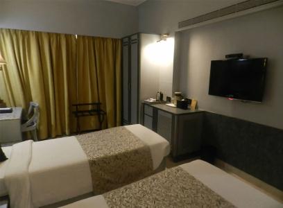 The Emerald & Executive - 17