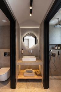 Blue Carpet Luxury Suites - 121