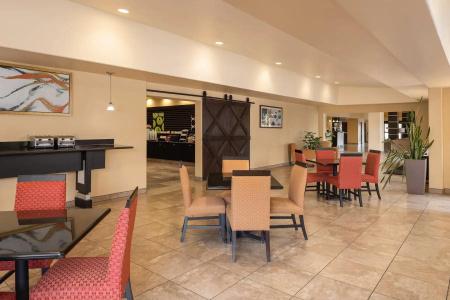 La Quinta by Wyndham Tucson - Reid Park - 32
