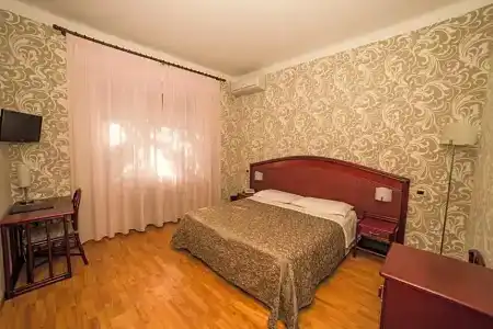 Kristina - 45