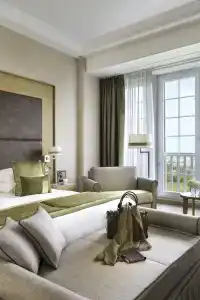 Hôtel Barrière L'Hôtel du Golf - 32