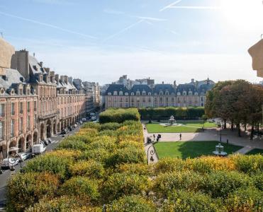 Cour des Vosges - 18