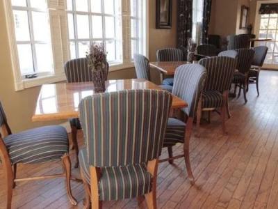 Hillwinds Inn - - 19