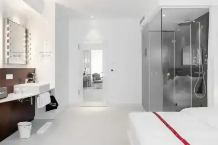 Ruby Coco Dusseldorf - 59