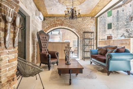 Heritage Palace Varos - Mag Quaint & Elegant Boutiques - 17