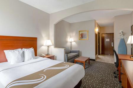 Quality Suites - 6