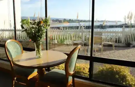 Sea & Sand Inn - 19
