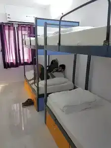 Backpackers - 32