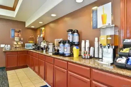 Best Western Airport Inn & Suites - 30