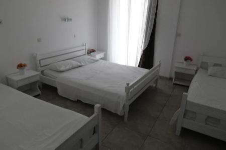 Armadoros / Ios Backpackers - 27