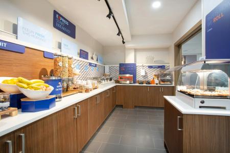 Holiday Inn Express & Suites, an IHG - 39