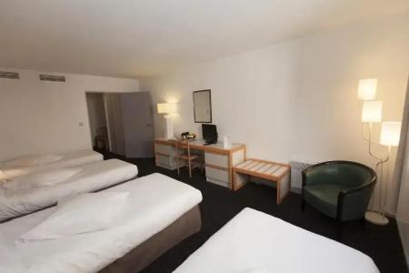 Hôtel Paradis - 78