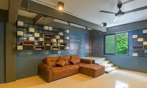 Amity Poshtel - 1