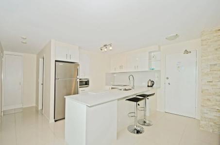 Burleigh Beach Tower - 19