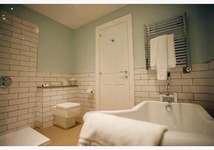 London Chigwell Prince Regent, BW Signature Collection - 80