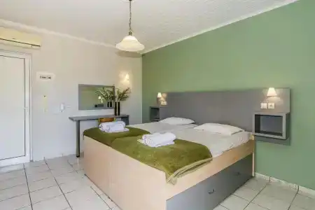 Zante Plaza & - 45
