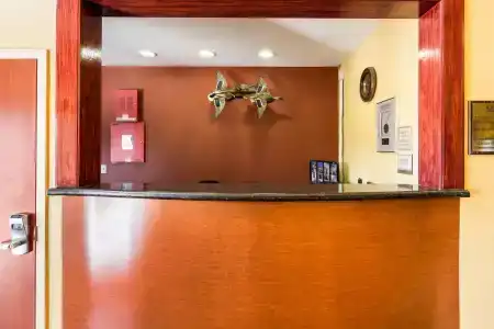 Econo Inn & Suites Sw - 1