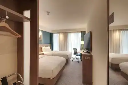 Hampton by Hilton Stuttgart City Centre - 2