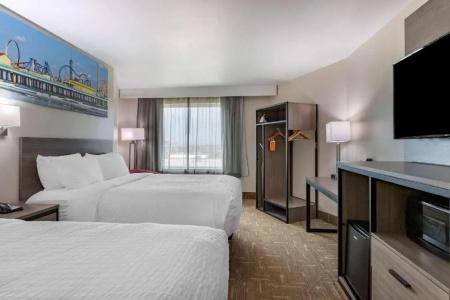 Clarion Pointe Galveston Seawall - 42