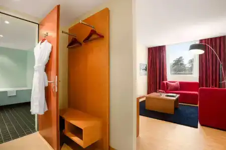 Ramada Encore by Wyndham Geneva - 33