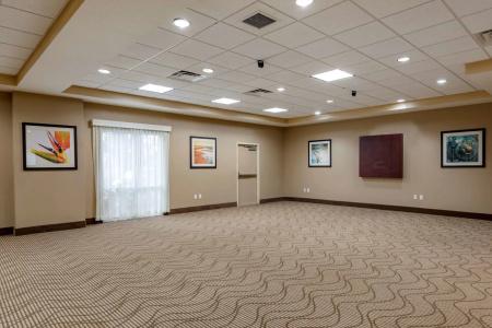 Comfort Suites Orlando Airport - 14