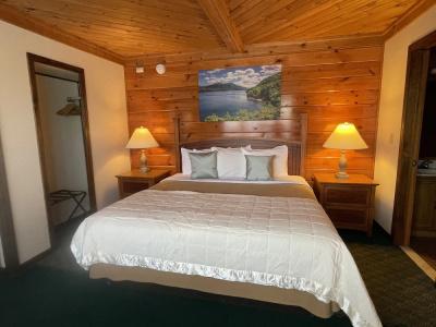 Lake Crest Inn - 67