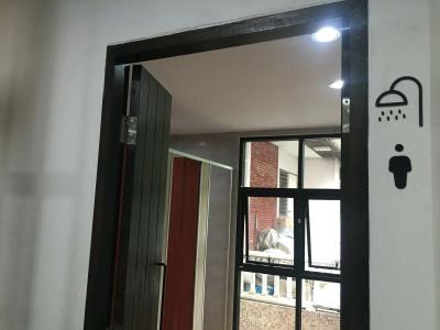 Feel Good Bangkok Hostel - 2