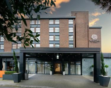 DoubleTree by Hilton London Ealing - 0